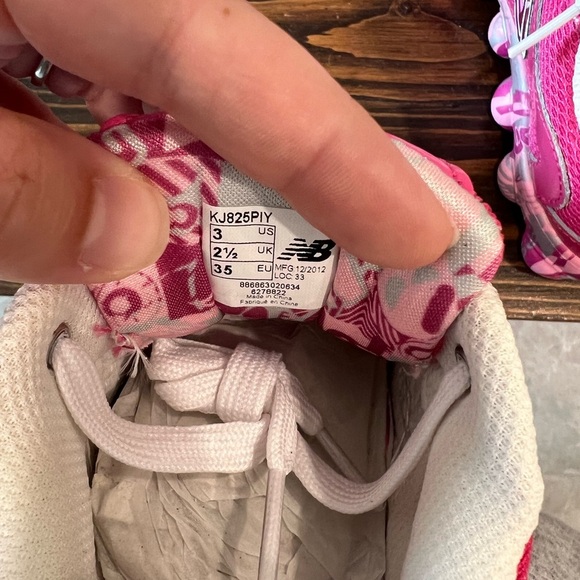New Balance Kids' Sneakers in Pink and White - Picture 4 of 8